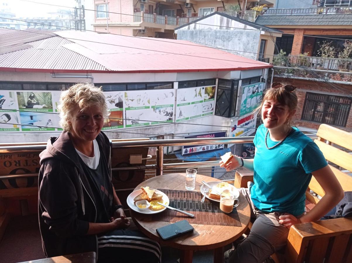 Paila Hostel Lakeside Pokhara Eksteriør bilde